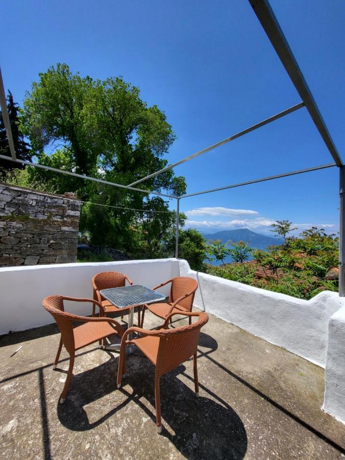 Villa Παραδοσιακό Σπίτι Με Θέα Tríkeri Exterior foto